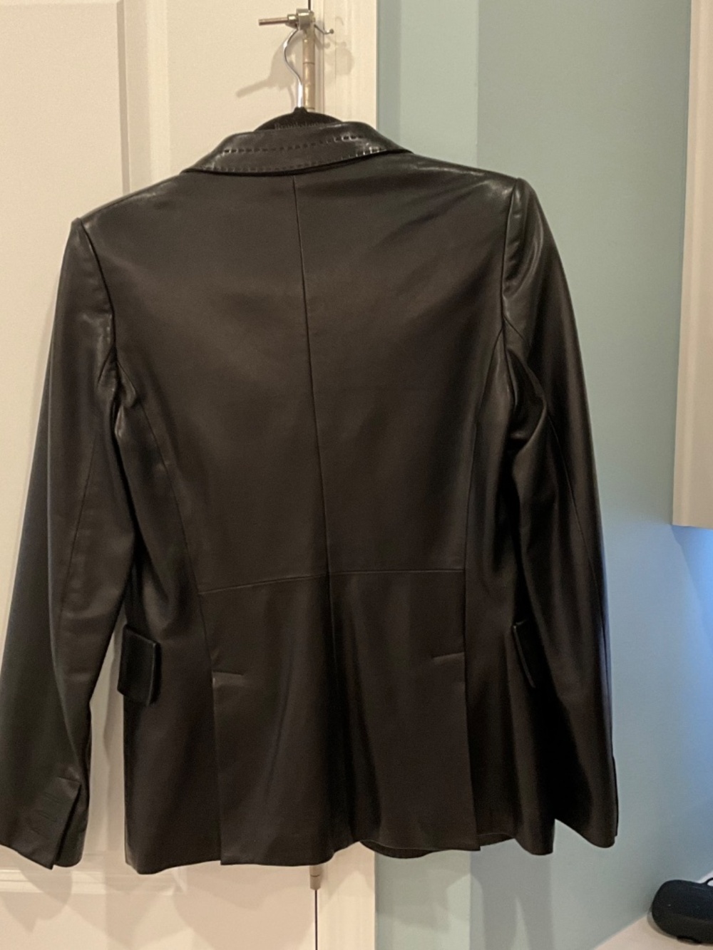 jacket - Picture 3 of 4